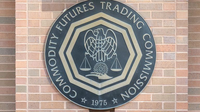 CFTC Gives Crypto Wallet Developers a New Regulatory Escape Hatch